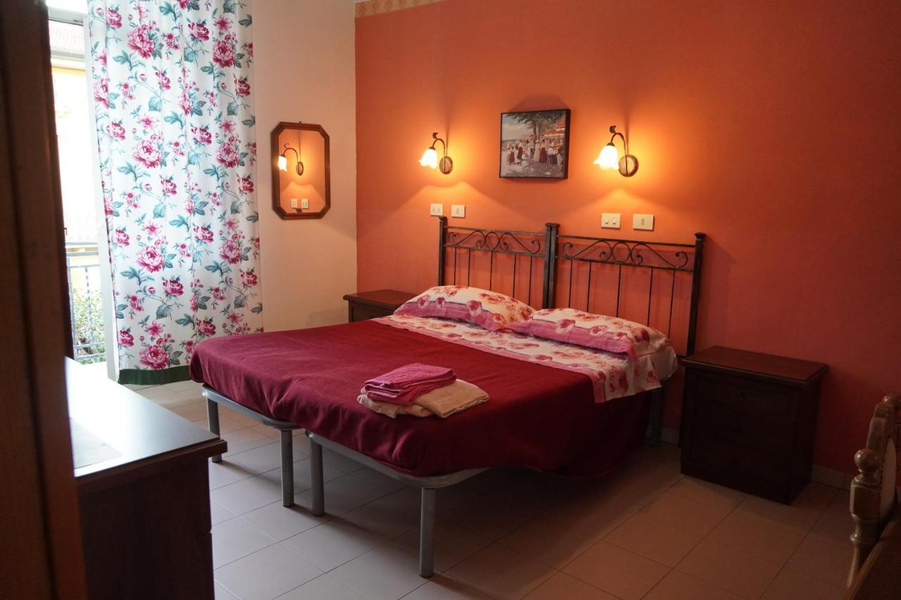 Hotel Villa Morgana เวียเรจโจ ภายนอก รูปภาพ